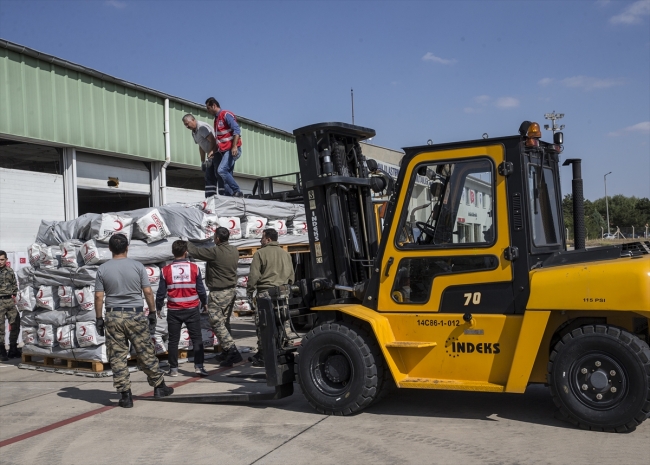 Türkiye'nin Endonezya'ya yardımları yola çıktı